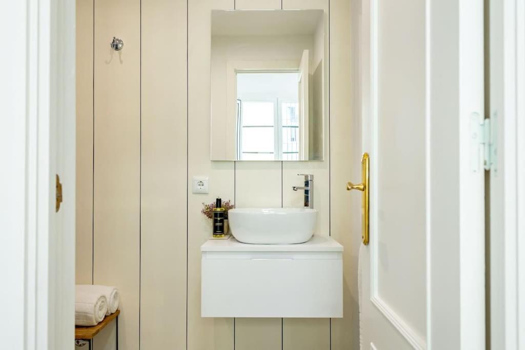 Apartamento Conde Ibarra Deluxe By Valcambre Sevilla Exterior foto
