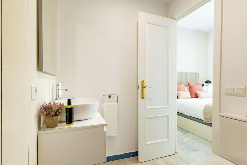 Apartamento Conde Ibarra Deluxe By Valcambre Sevilla Exterior foto