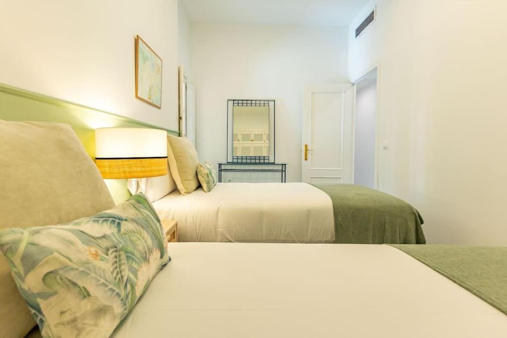 Apartamento Conde Ibarra Deluxe By Valcambre Sevilla Exterior foto
